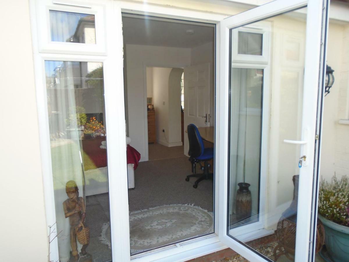 Tea In Liverpool - Private - Quiet - Ground Floor - En-Suite - Walk-In-Shower Ngoại thất bức ảnh