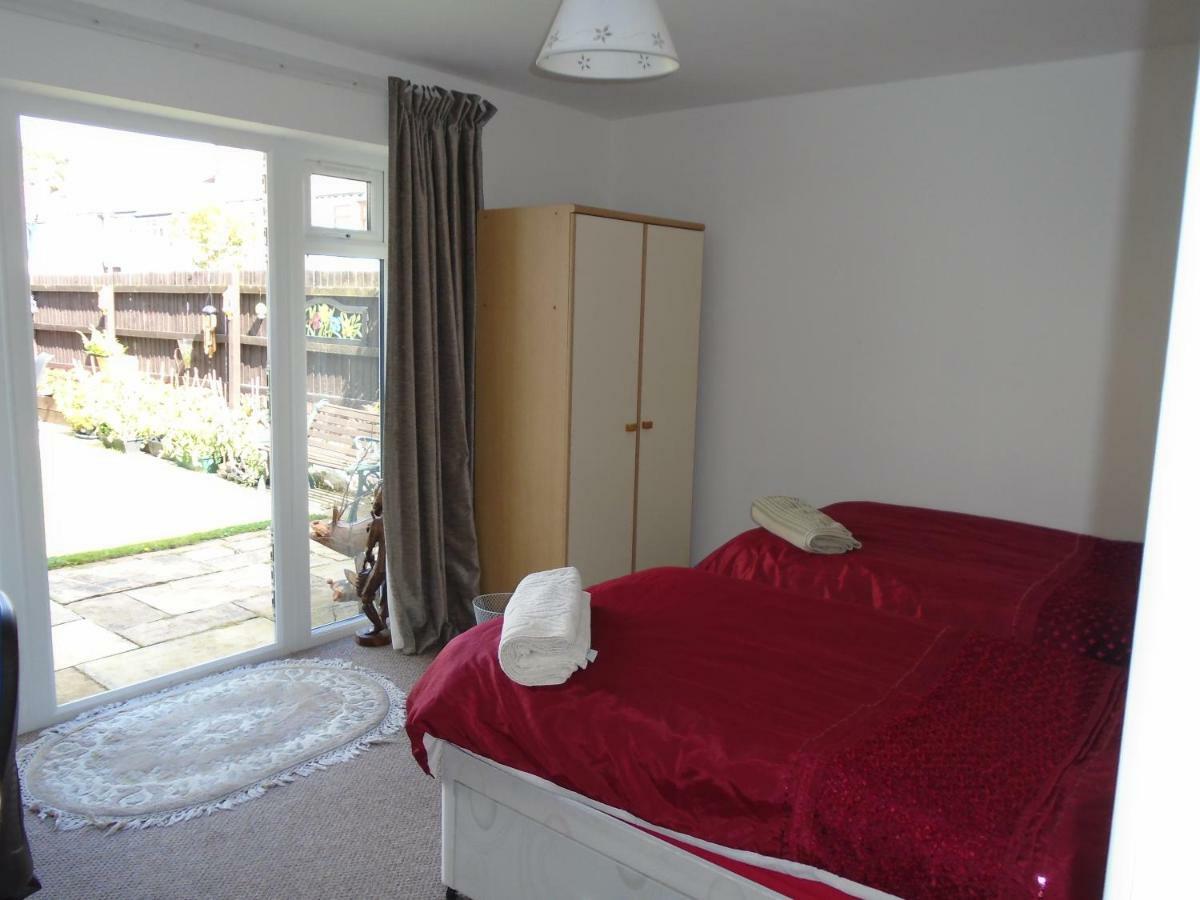 Tea In Liverpool - Private - Quiet - Ground Floor - En-Suite - Walk-In-Shower Ngoại thất bức ảnh