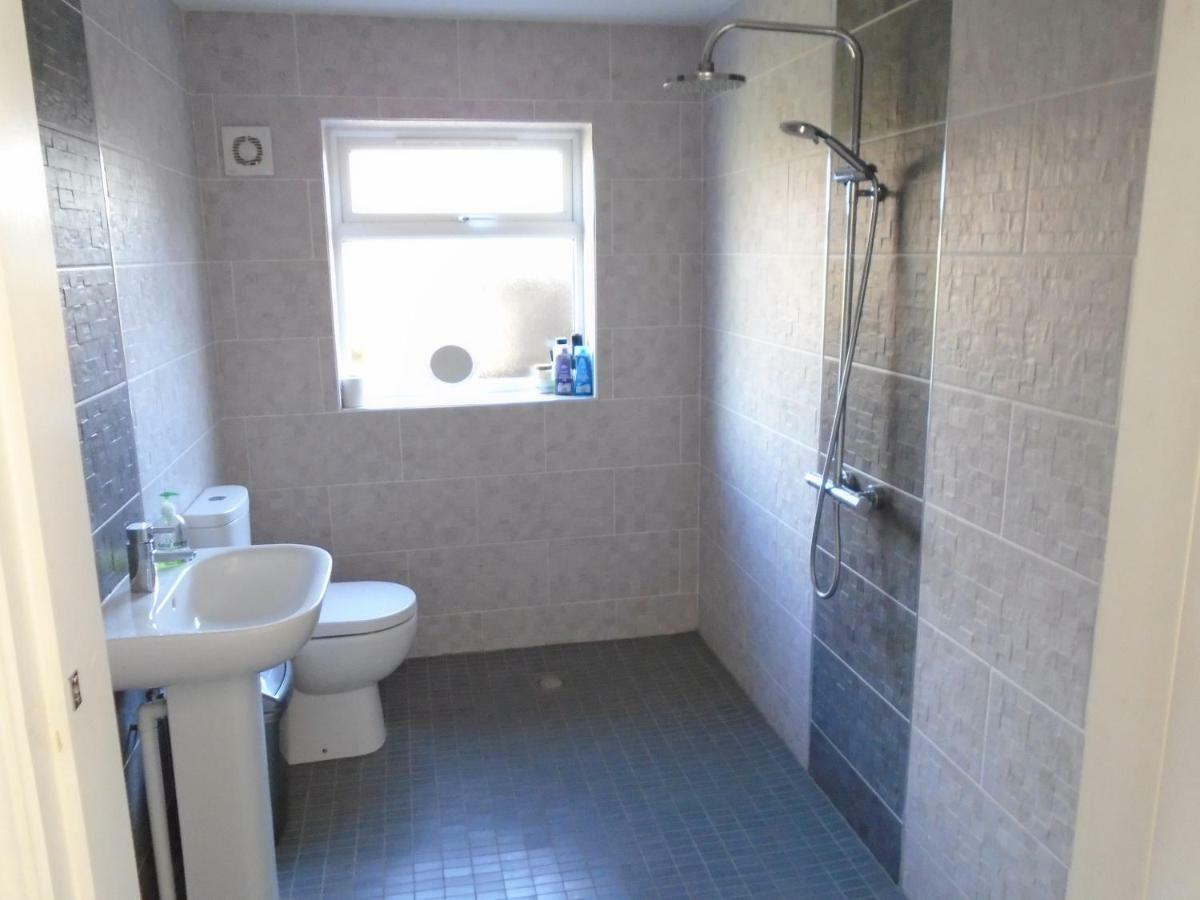 Tea In Liverpool - Private - Quiet - Ground Floor - En-Suite - Walk-In-Shower Ngoại thất bức ảnh