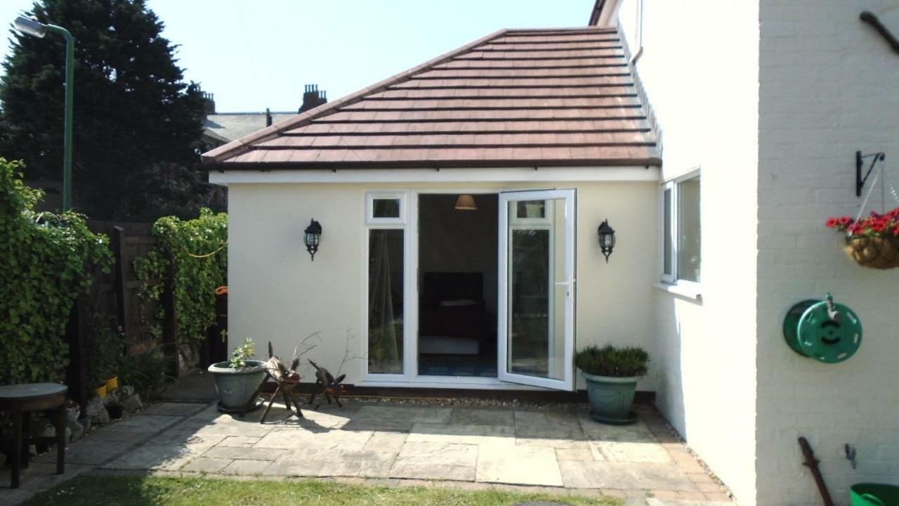 Tea In Liverpool - Private - Quiet - Ground Floor - En-Suite - Walk-In-Shower Ngoại thất bức ảnh
