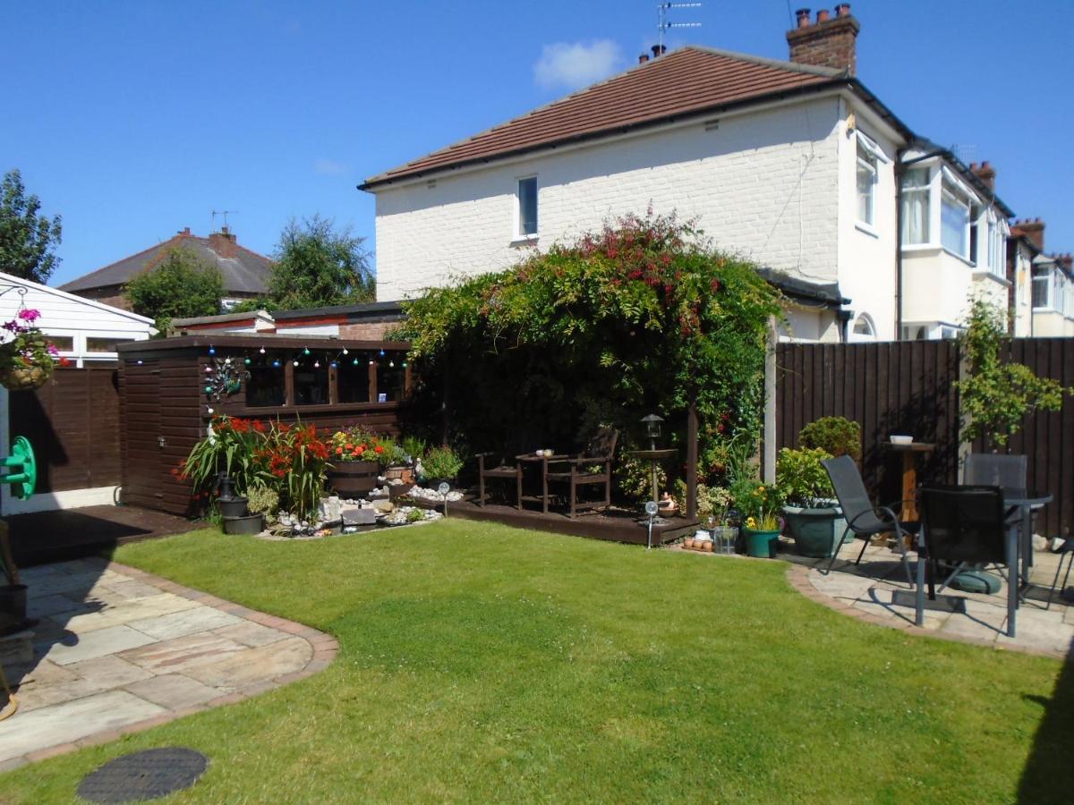 Tea In Liverpool - Private - Quiet - Ground Floor - En-Suite - Walk-In-Shower Ngoại thất bức ảnh
